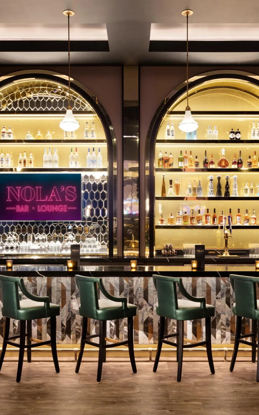 nolas bar