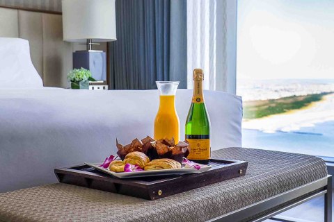 inroom dining