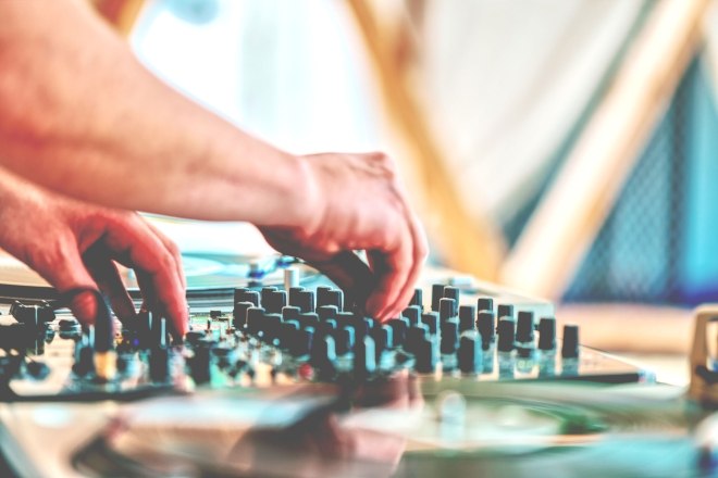 DJ table